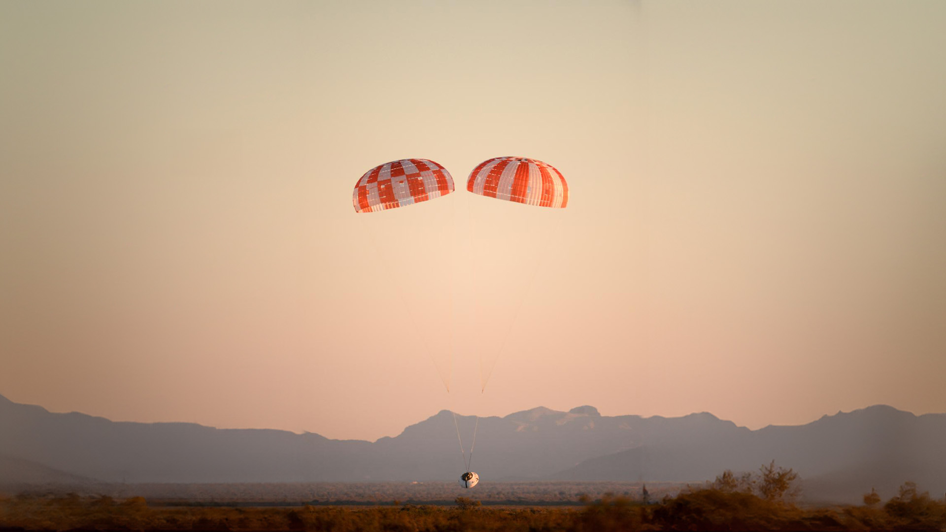 Image of Orion spacecraft re-entry